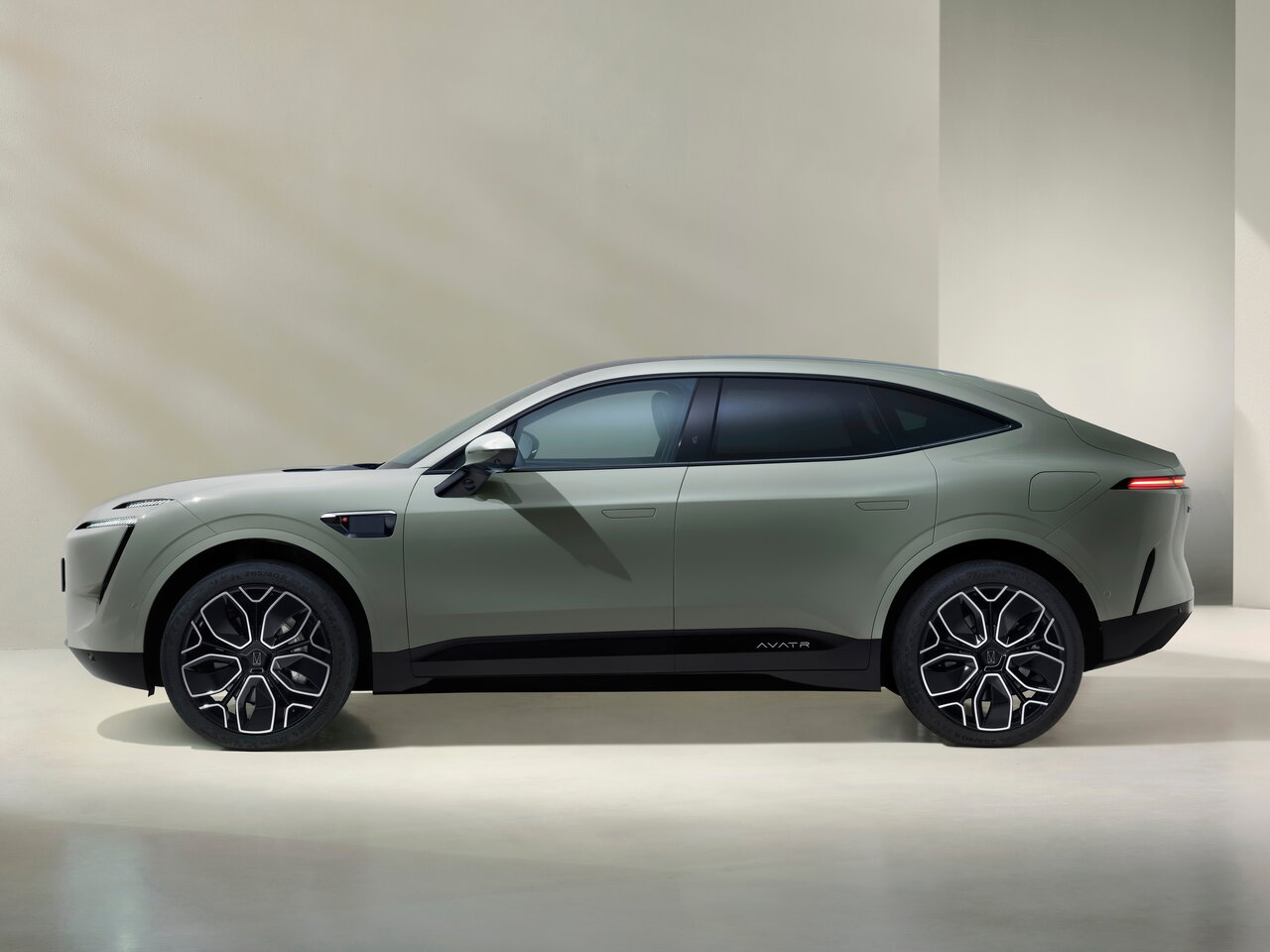 Avatr 11: технологический флагман