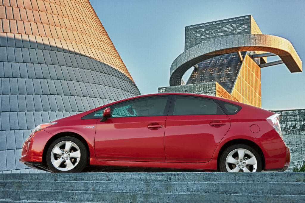 Плюсы и минусы Toyota Prius 3
