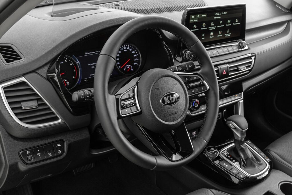 Все, что нужно знать о покупке авто Kia в России