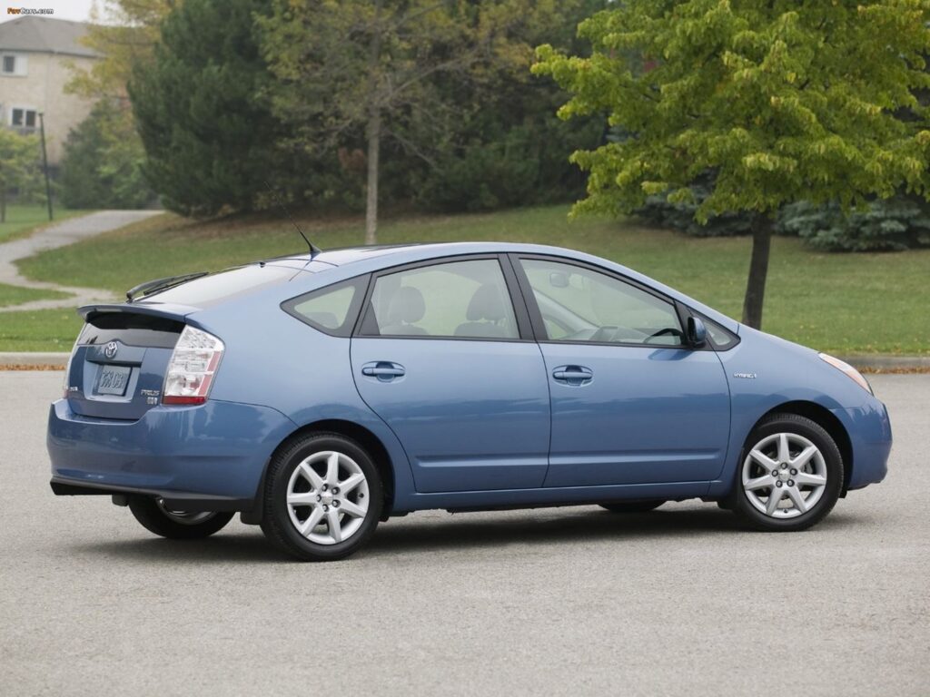 Toyota Prius 2 поколения