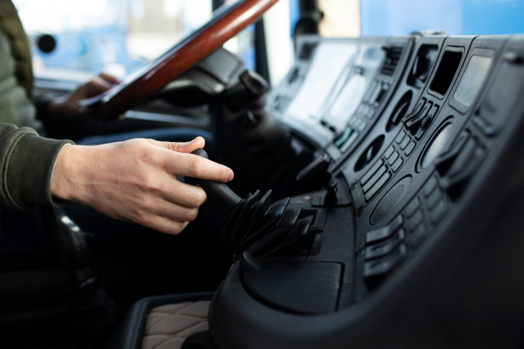 Кран управления тормозами прицепа МАЗ: схема и регулировка