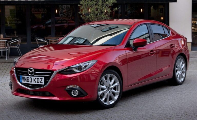 Седан Mazda 3