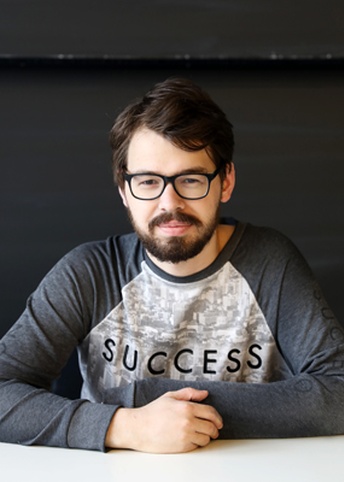 Николай Капралов