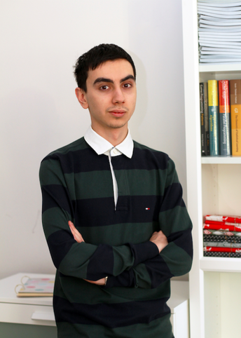 Руслан Ахундов