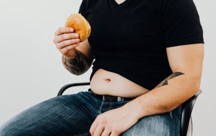 Как убрать живот мужчине — тренировки и питание