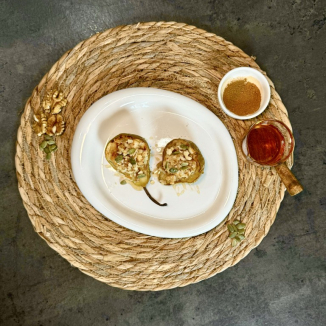 Груша с рикоттой и орехами в аэрогриле