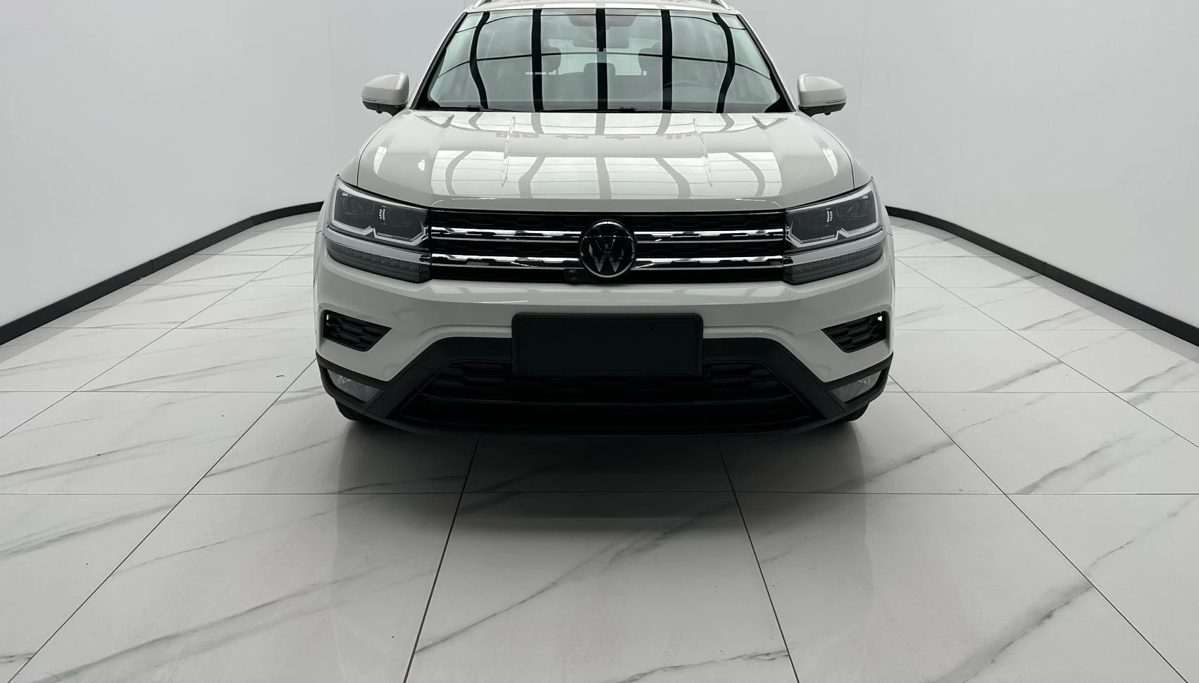 Volkswagen Tharu — фото 1