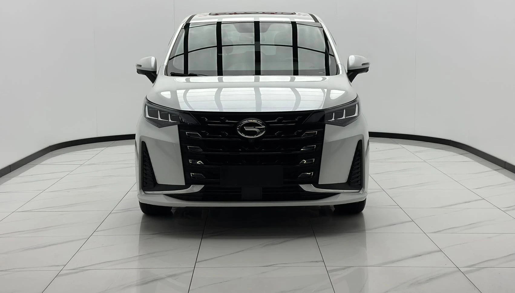 GAC Trumpchi M6 — фото 1