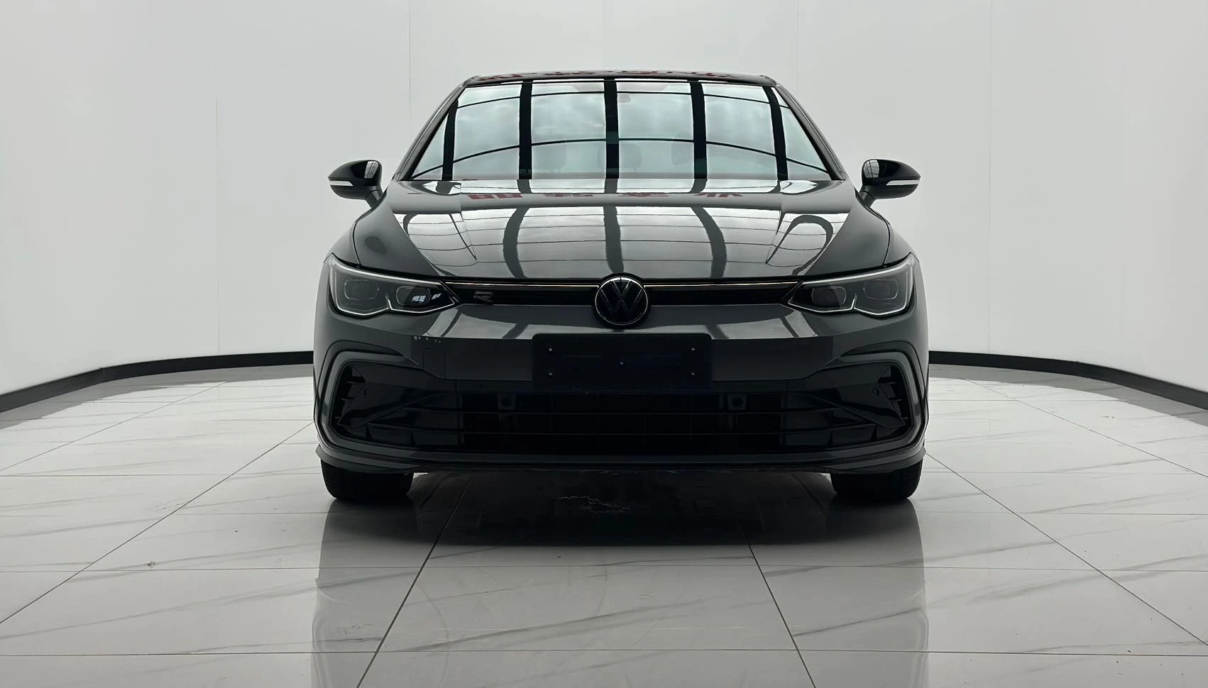 Volkswagen Golf — фото 1