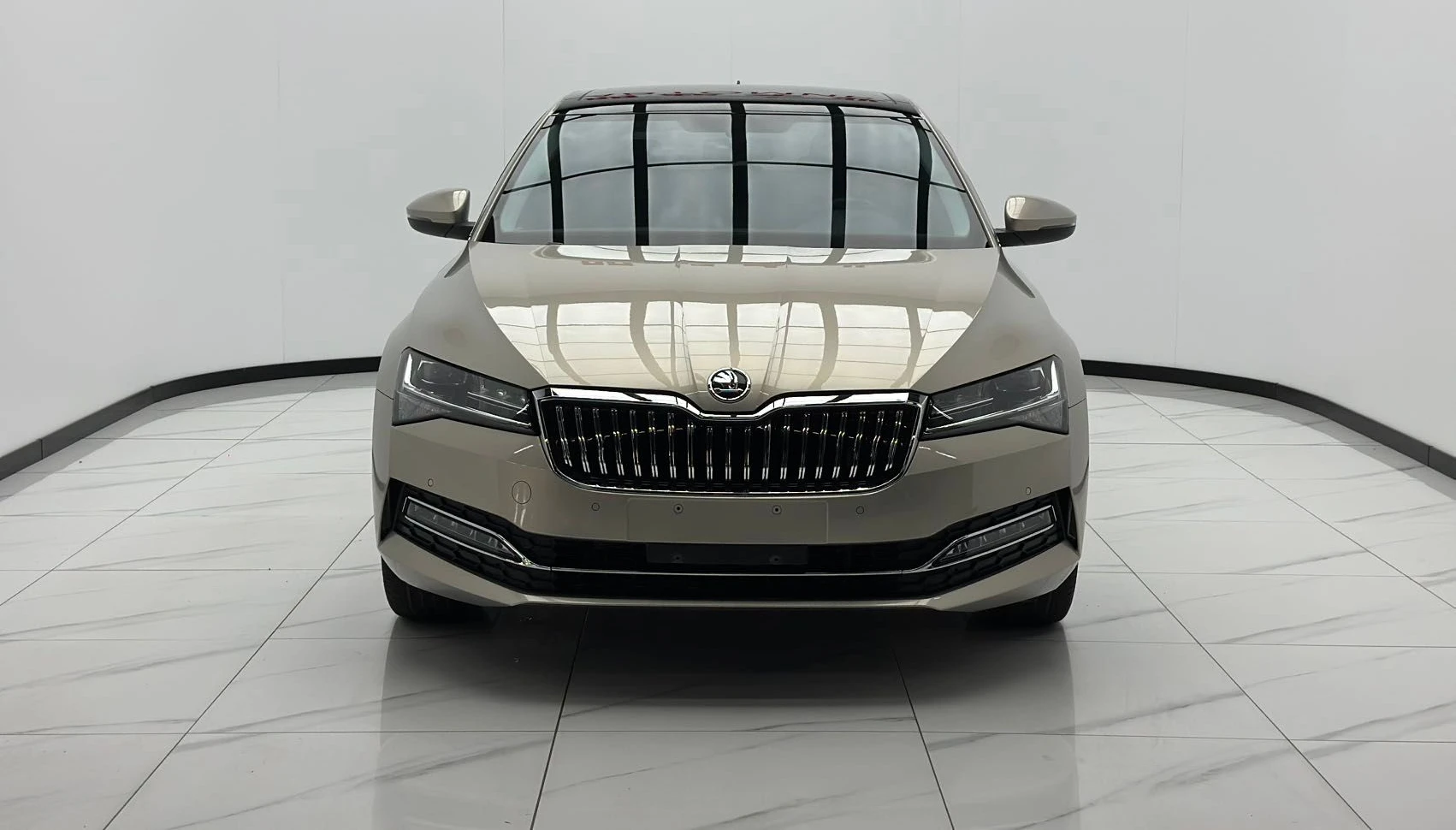 Škoda Superb — фото 1