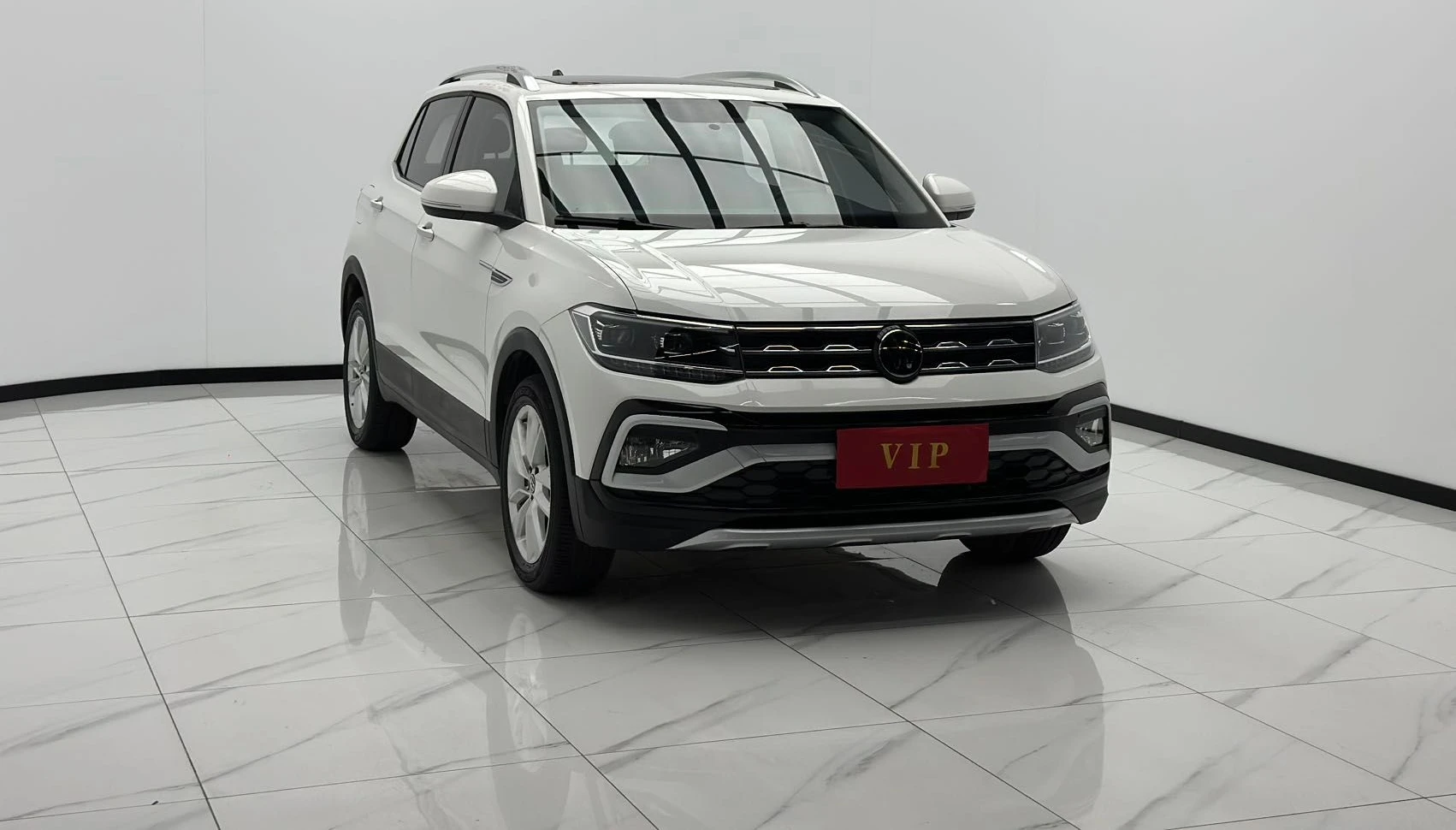 Volkswagen T-Cross — фото 1