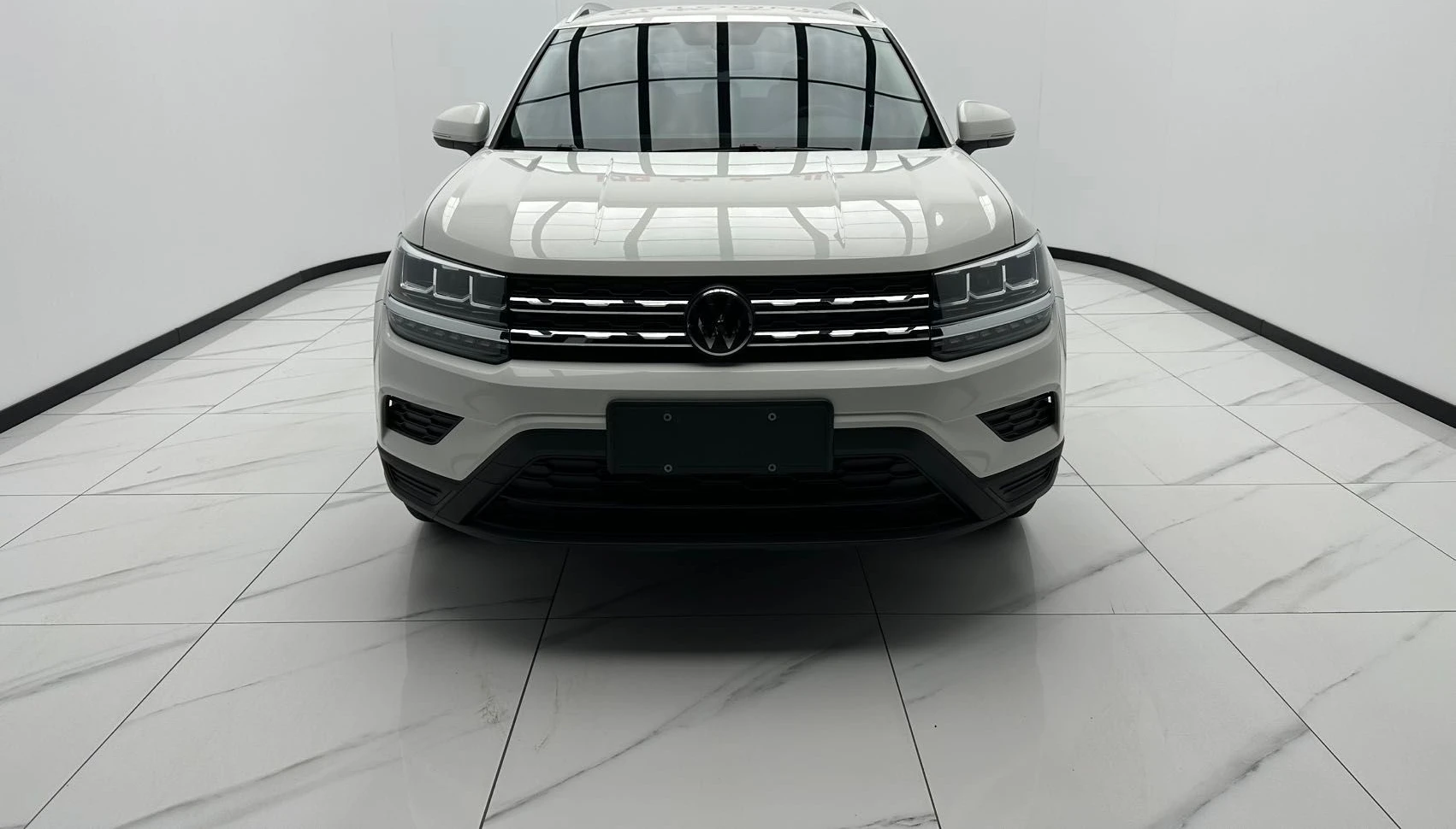 Volkswagen Tharu — фото 1