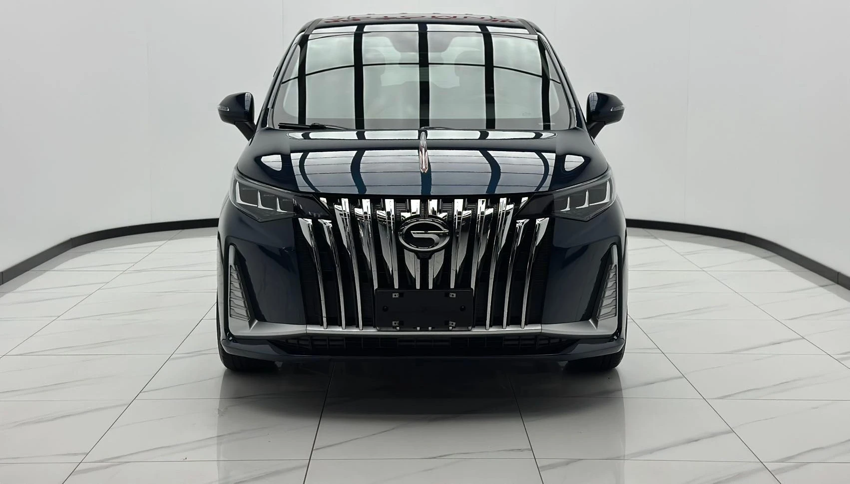 GAC Trumpchi M6 — фото 1