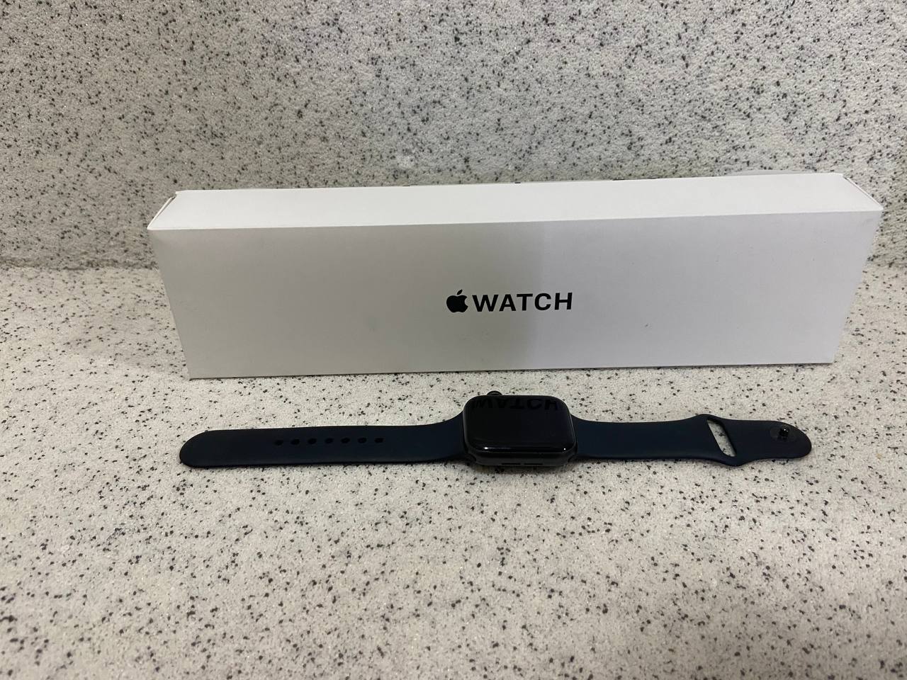 Купить б/у Apple Watch SE 44mm -0