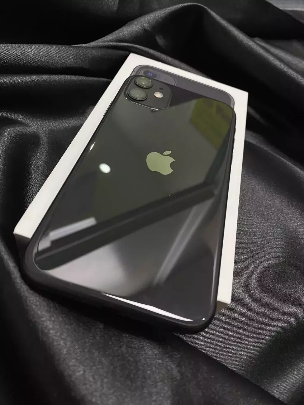 Купить б/у Apple iPhone 11-1