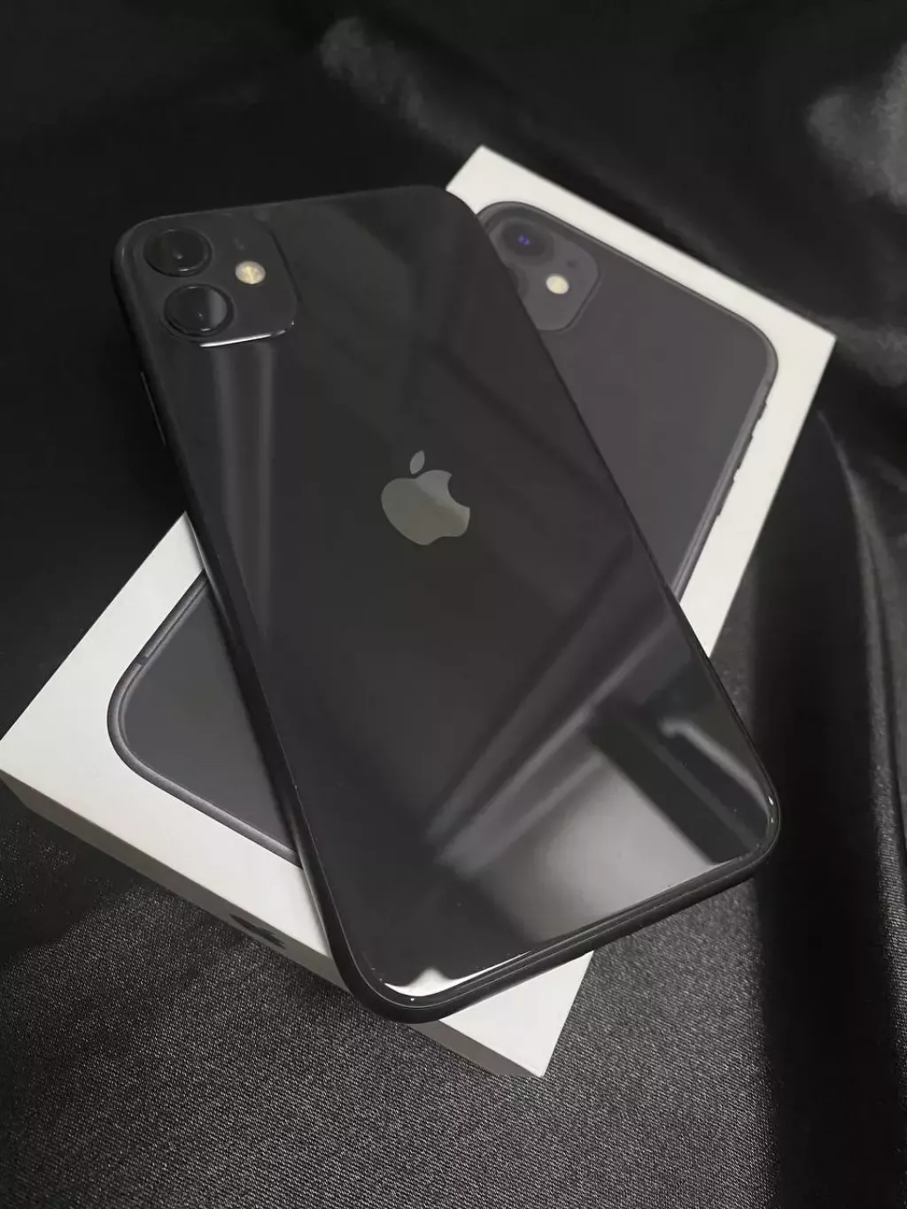 Купить б/у  Apple iPhone 11-0