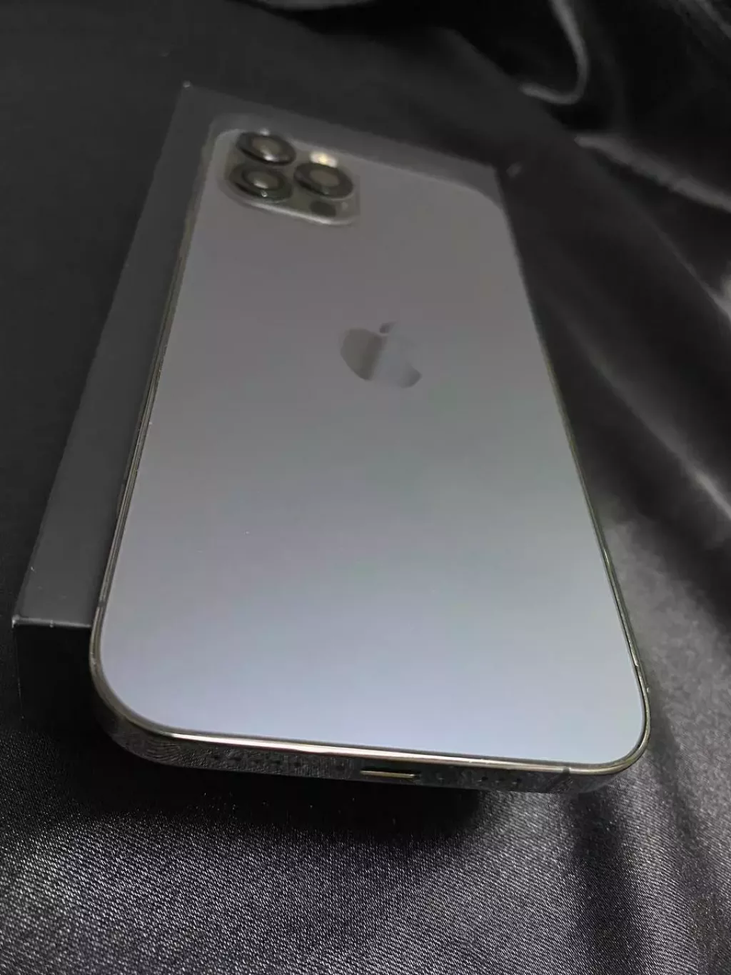 Купить б/у Apple iPhone 12 Pro-2