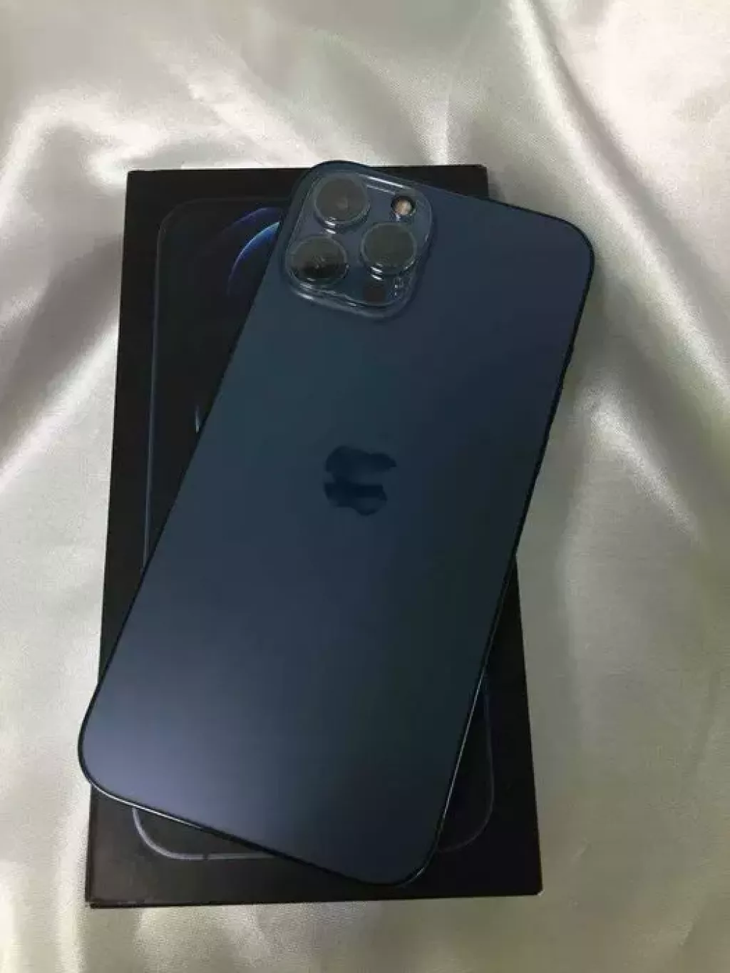 Купить б/у Apple iPhone 12 Pro Max Актау 8-18-0