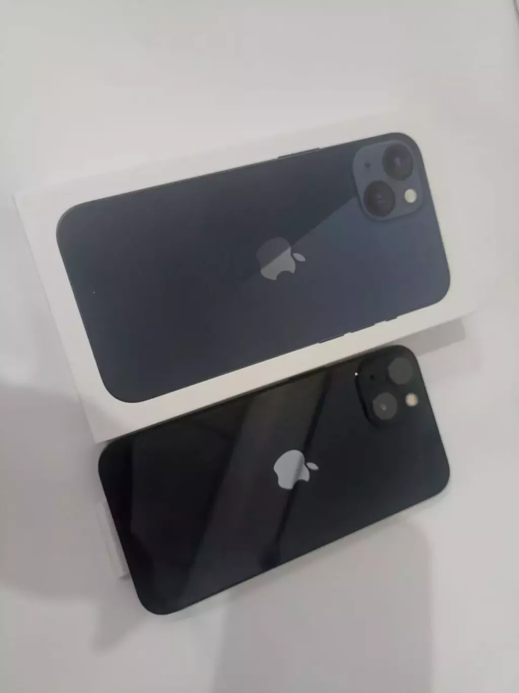 Купить б/у Apple iPhone 13-0