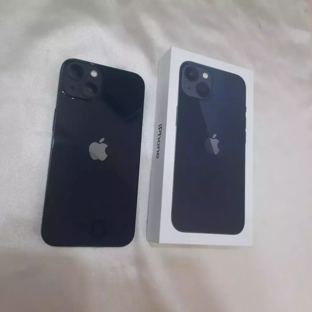 Купить б/у Apple iPhone 13-0