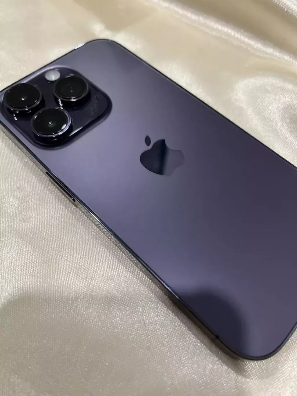 Купить б/у Apple iPhone 14 Pro-0