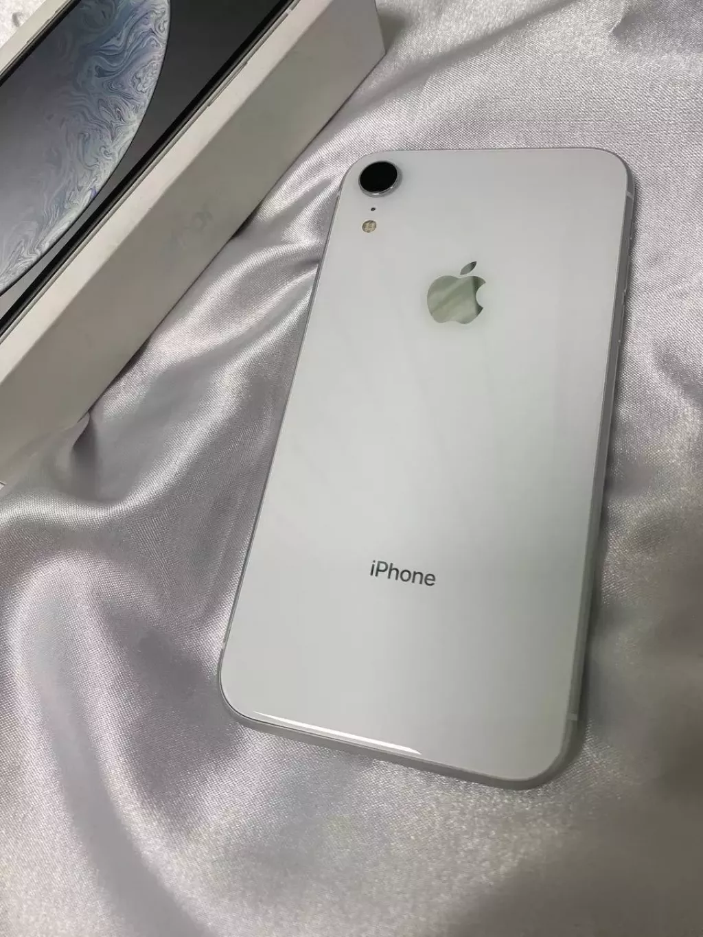 Apple iPhone Хr 128 GB ( г.Астана, ул. Женис 24 ) б/у купить по низкой цене  в Нур-Султане 7422