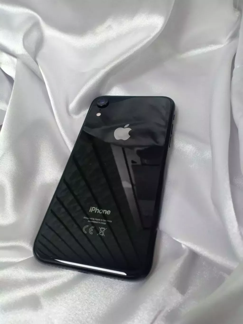 Купить б/у Apple iPhone Xr-1