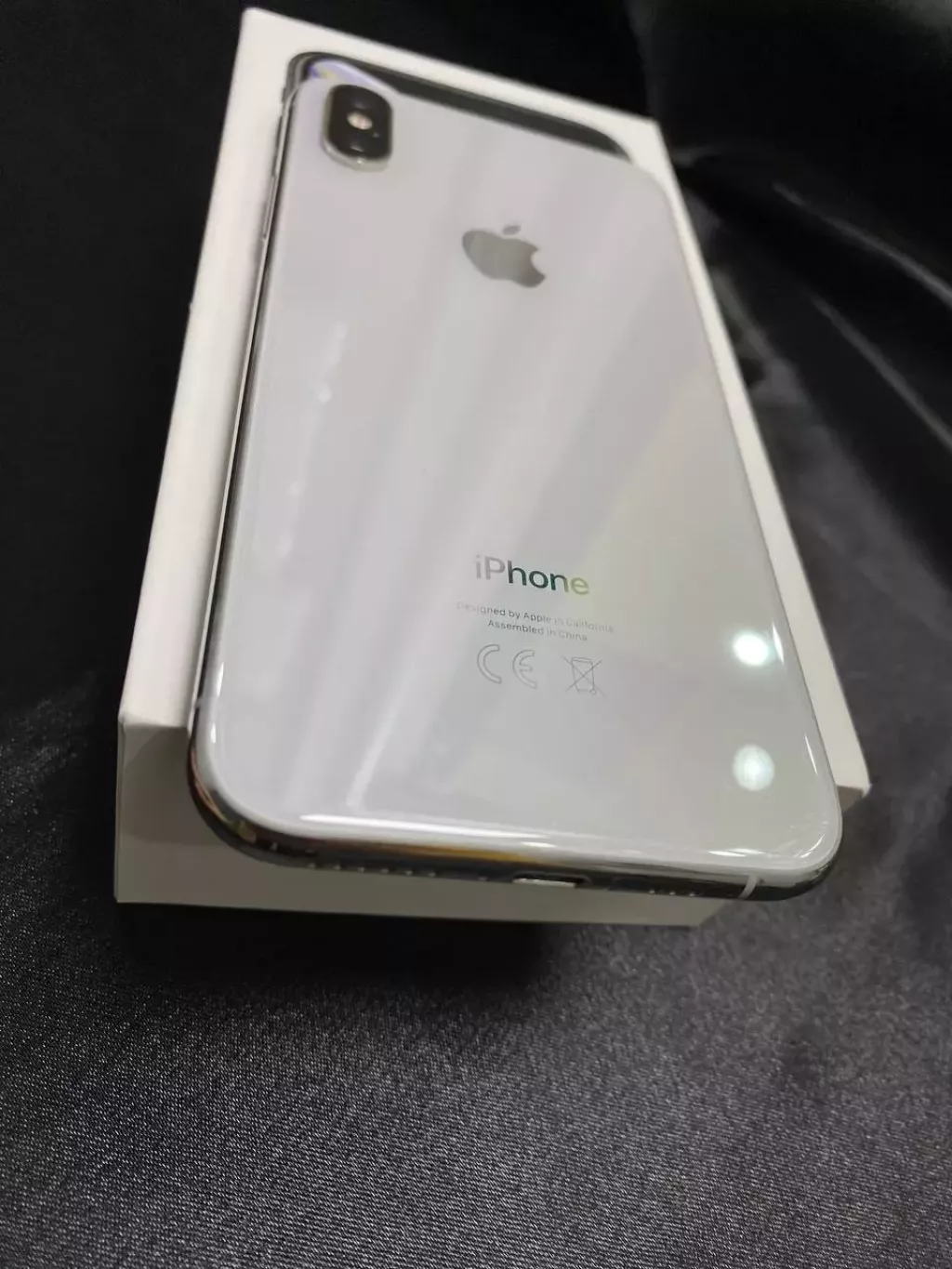 Купить б/у  Apple iPhone Xs-1