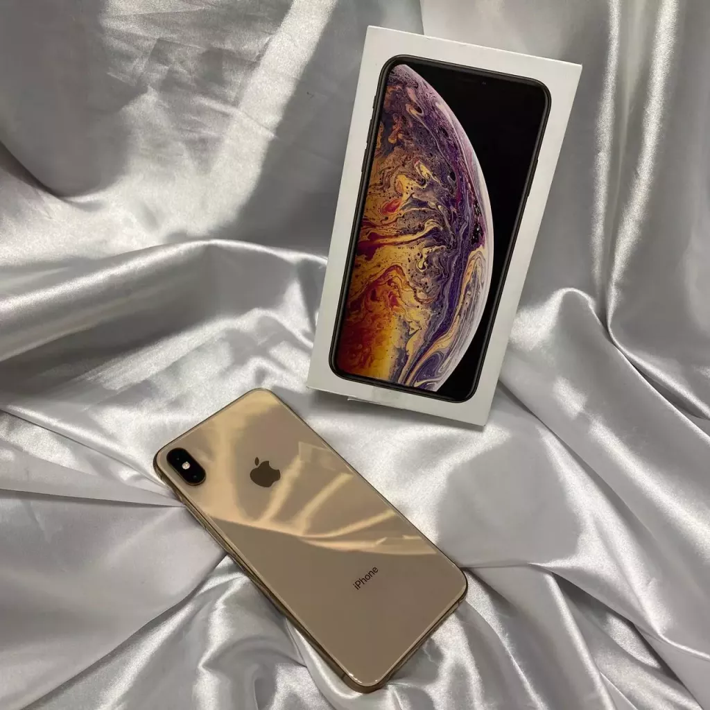 Купить б/у Apple iPhone Xs Max-1