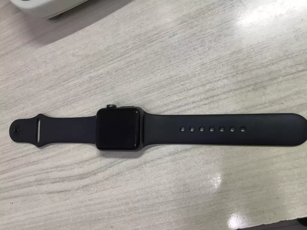 Купить б/у Apple Watch 3 series -0