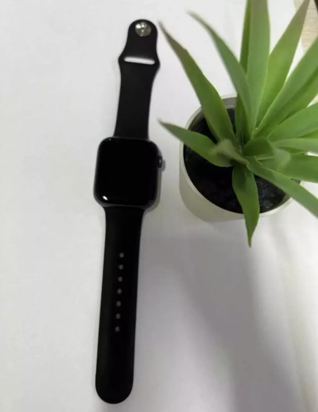 Купить б/у Apple Watch 4 40 mm-0
