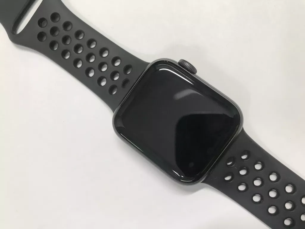 Купить б/у Apple Watch 6series -1