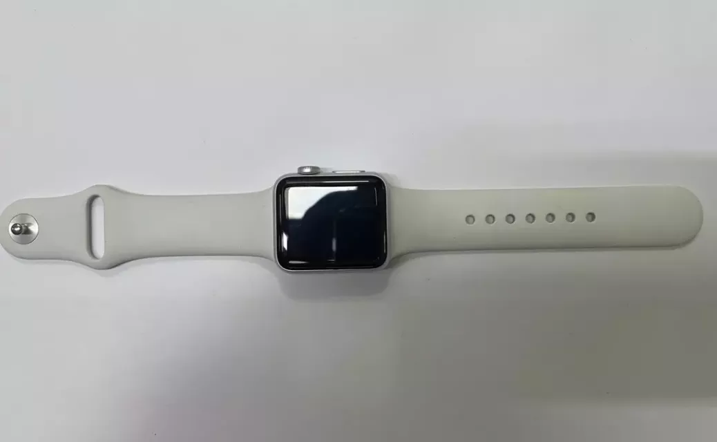 Купить б/у Apple Watch Series 3 38mm-1