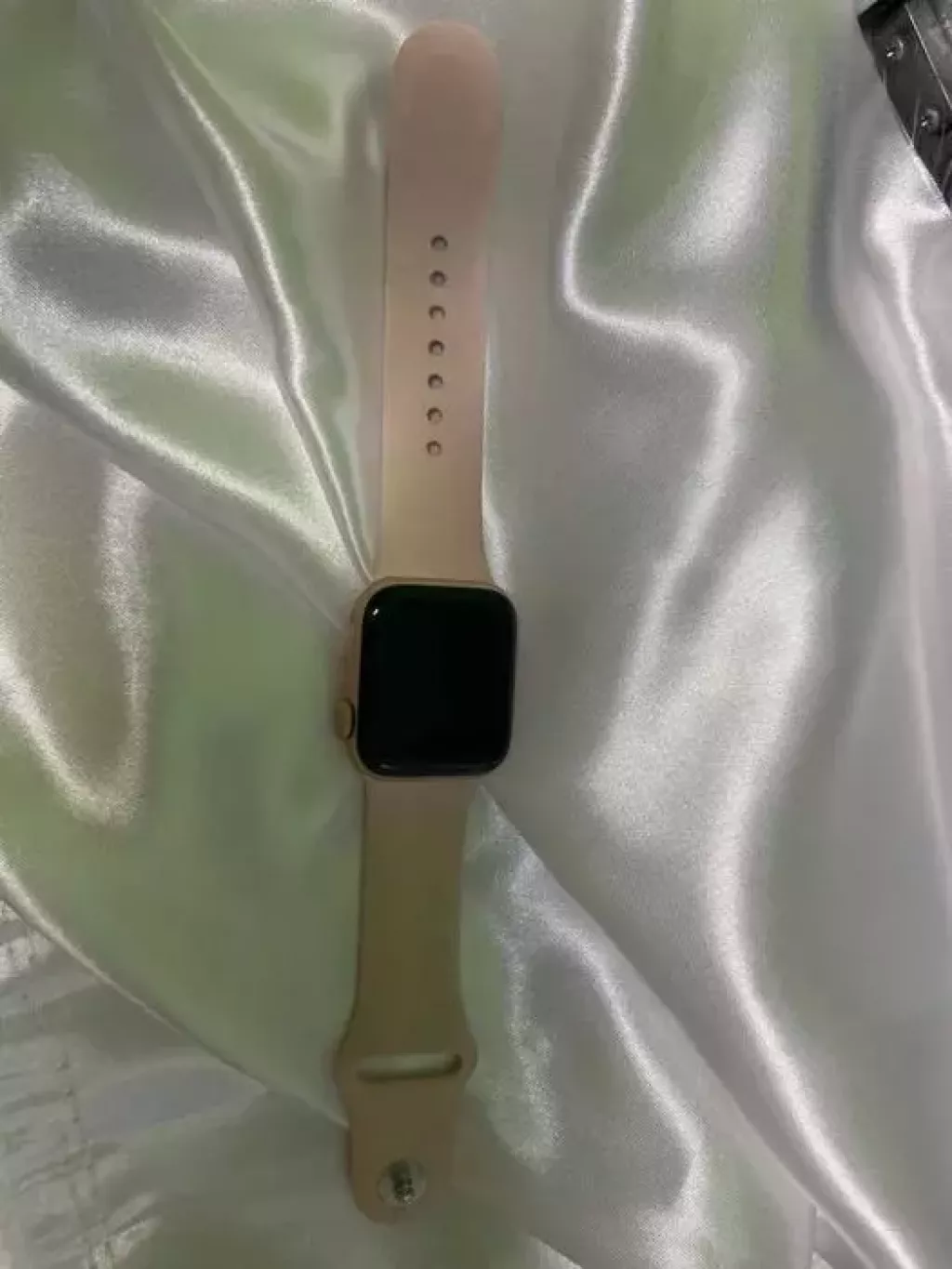 Купить б/у Apple Watch Series 5 40mm (г.Актау)-0