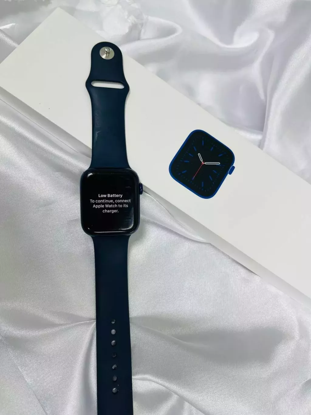 Купить б/у Apple Watch Series 6 44mm-0