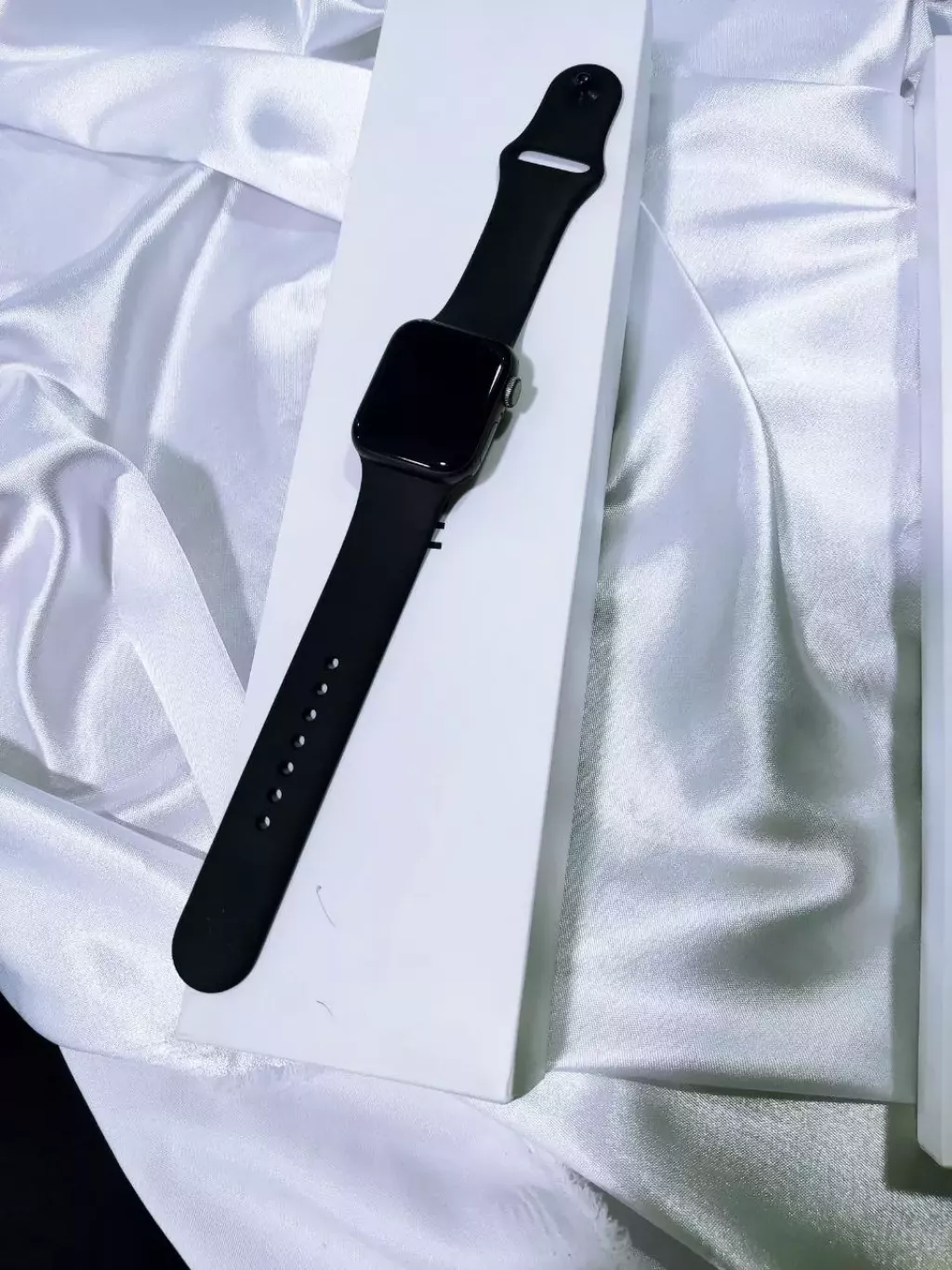 Купить б/у Apple Watch Series SE 40mm (Астана, Куйши Дина)-0