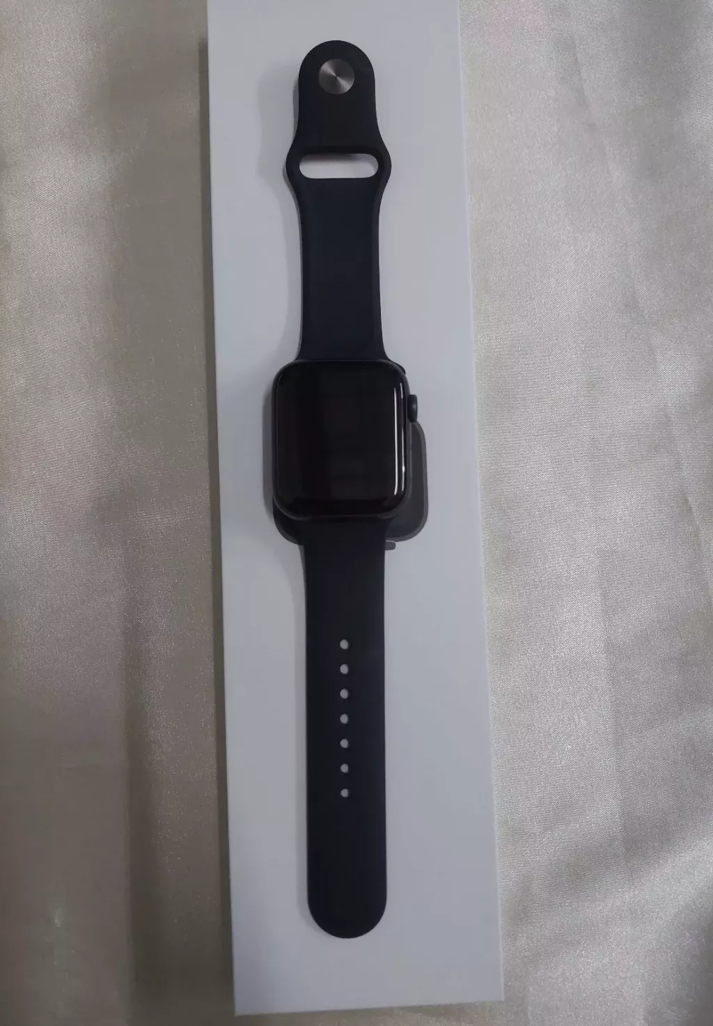 Купить б/у Apple Watch Series SE 44mm-1