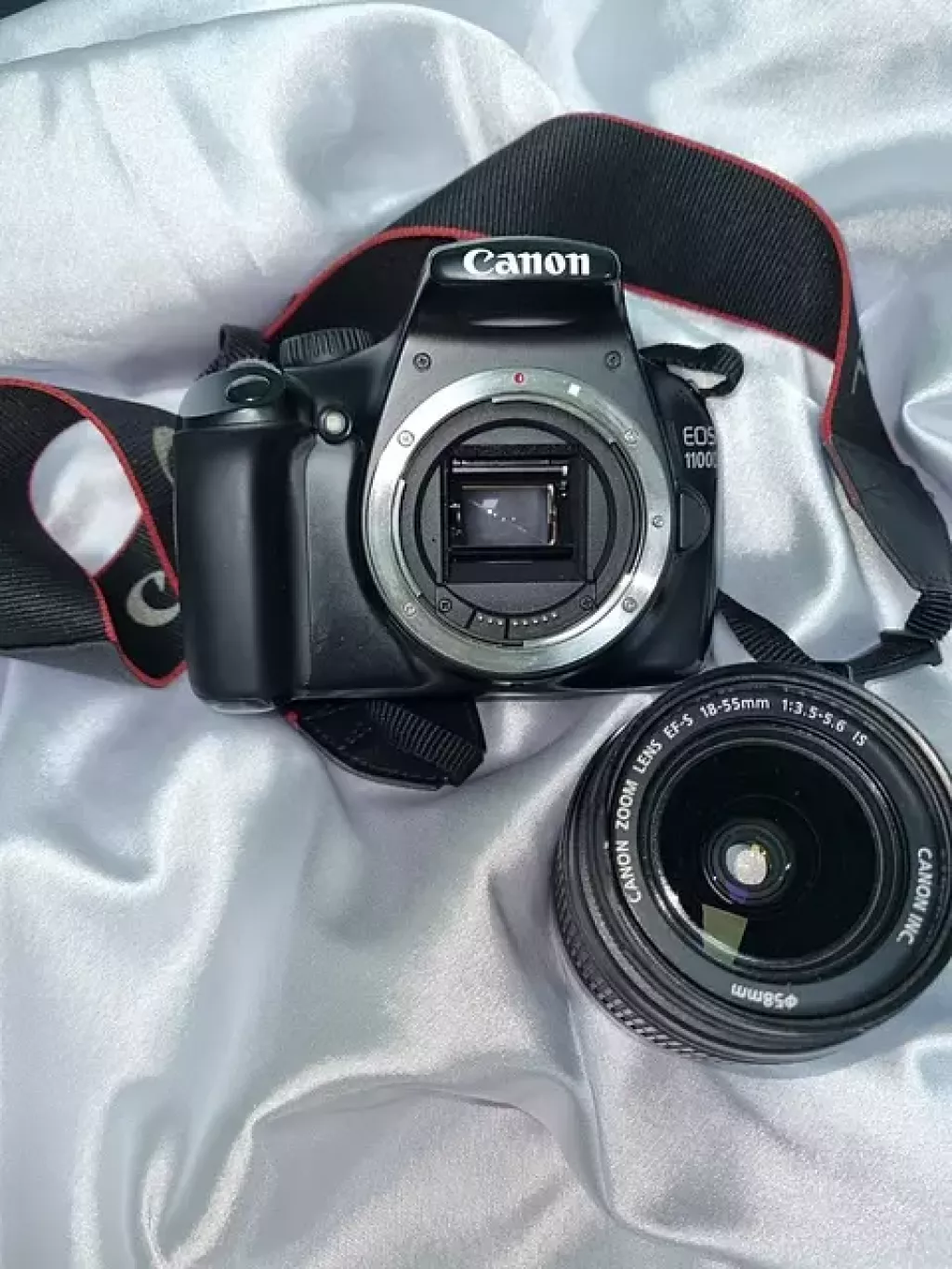 Купить б/у Canon 1100D-0