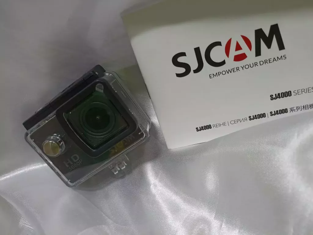 Купить б/у  Экшн-камеры: SJCam SJ4000-1