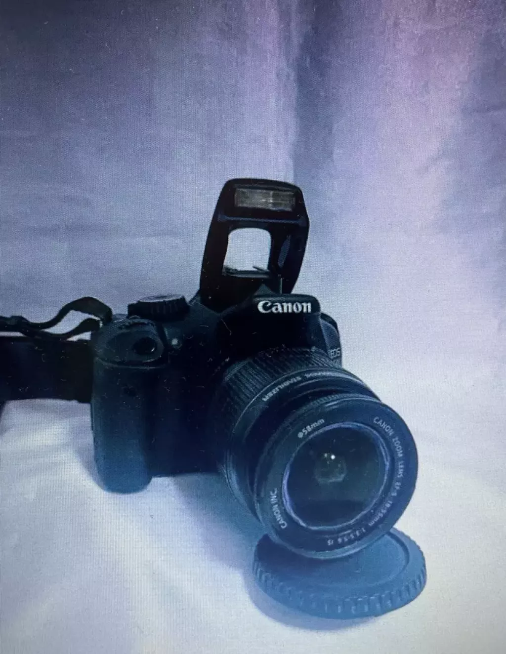 Купить б/у Фотоаппарат Canon 550 D -0
