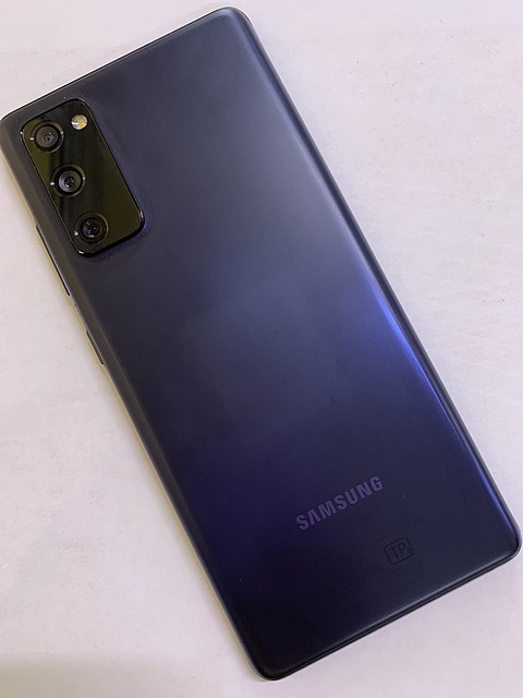 Купить б/у Samsung Galaxy S20 FE  128 gb-3