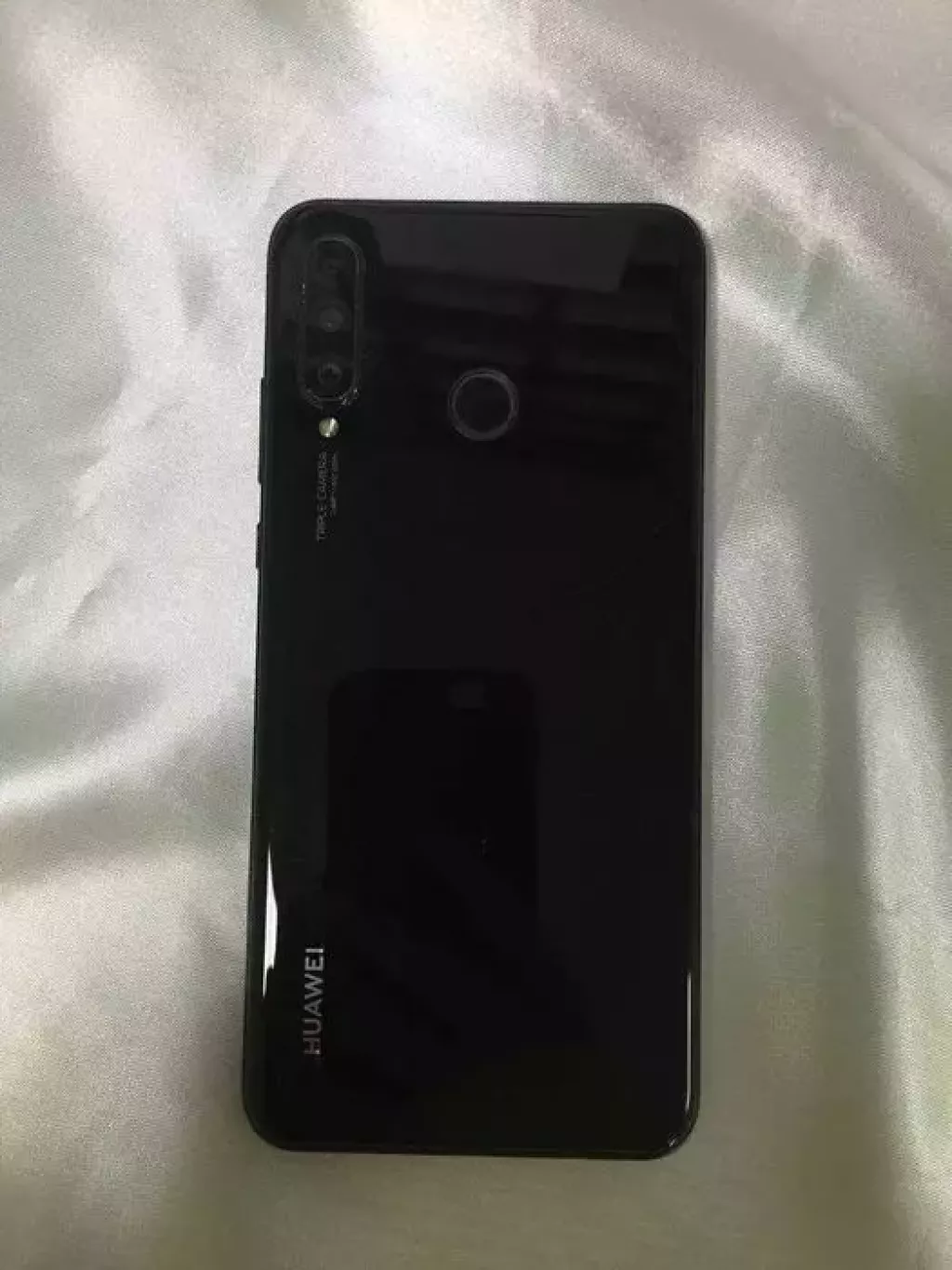 Huawei P30 (г.Актау) б/у купить по низкой цене в Актау 7538