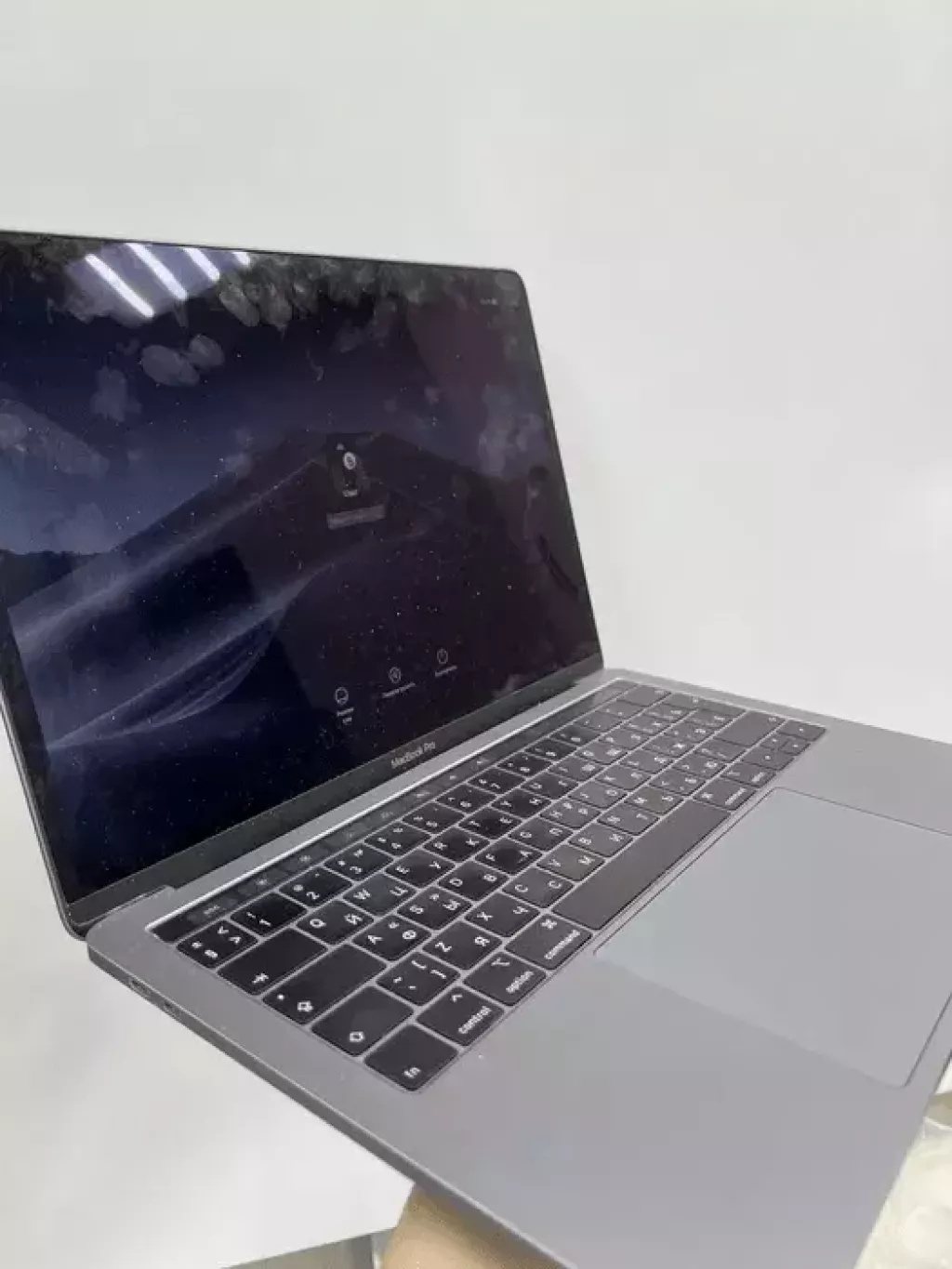 Купить б/у MacBook Pro 13-1