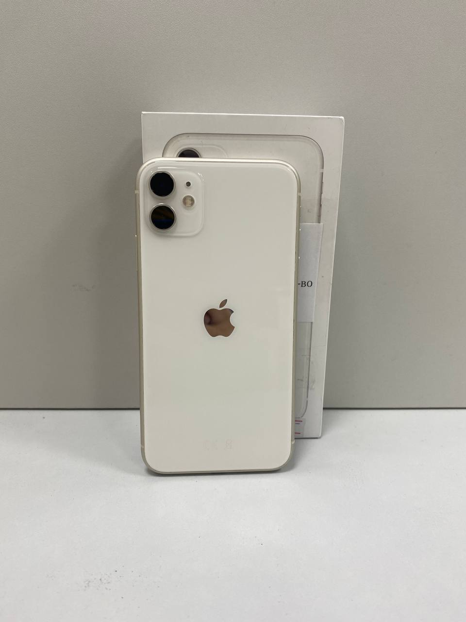 Купить б/у IPhone 11 64Gb-1