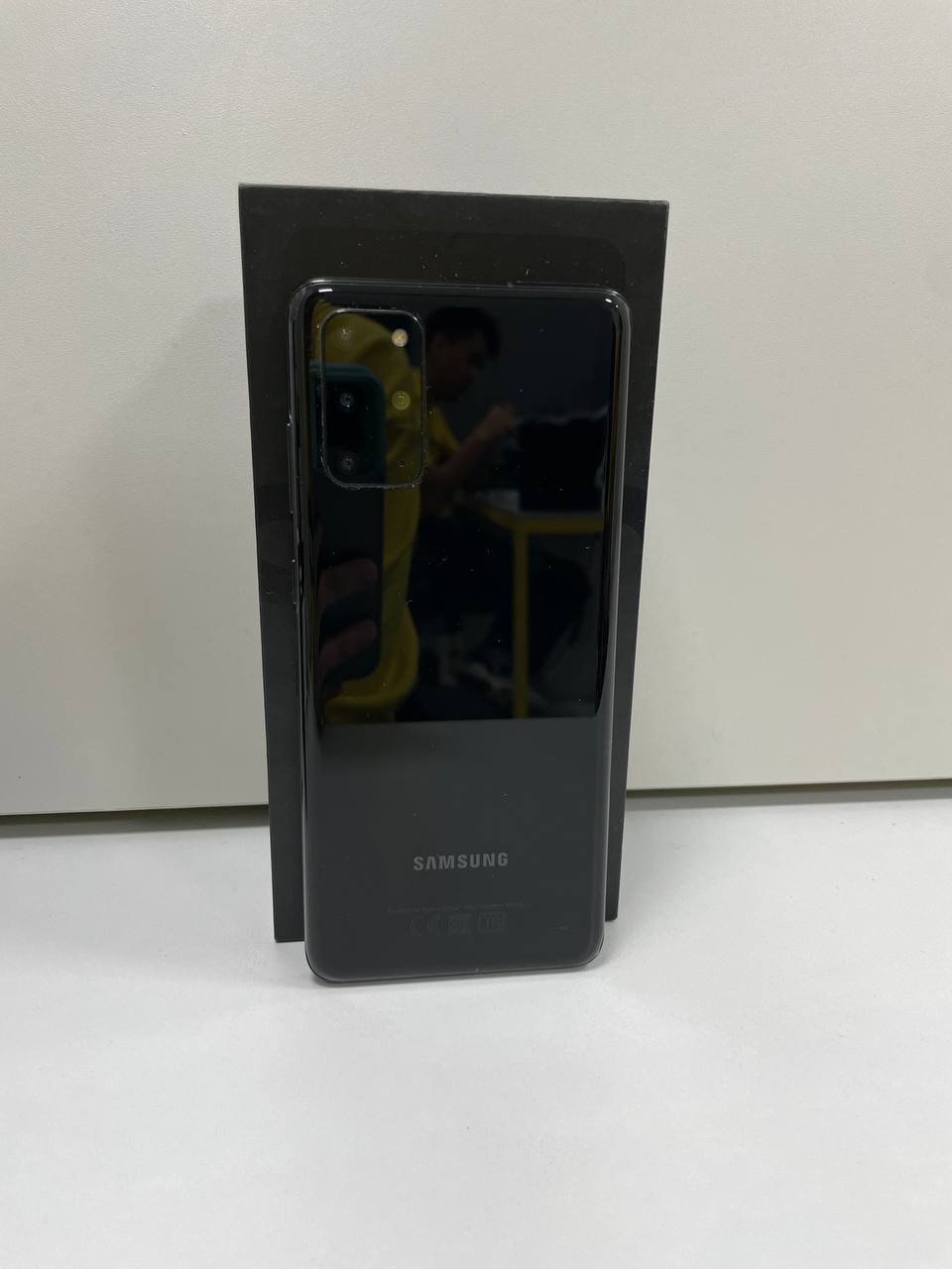 Купить б/у Samsung S20 Plus-1