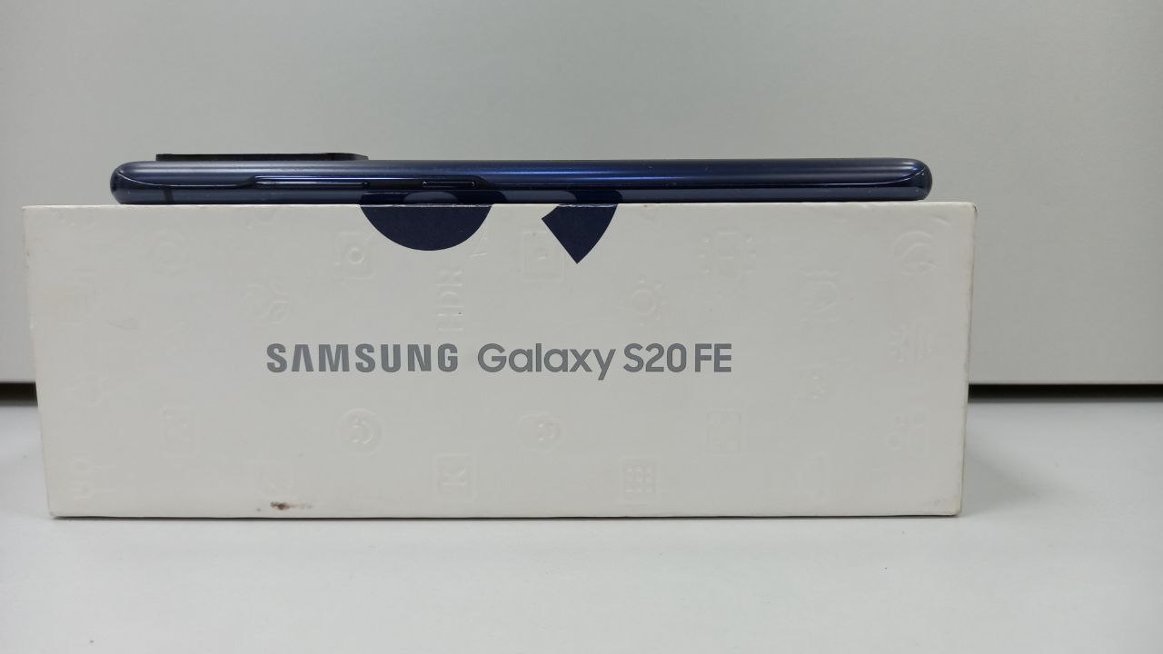 Купить б/у Samsung S20 FE-0