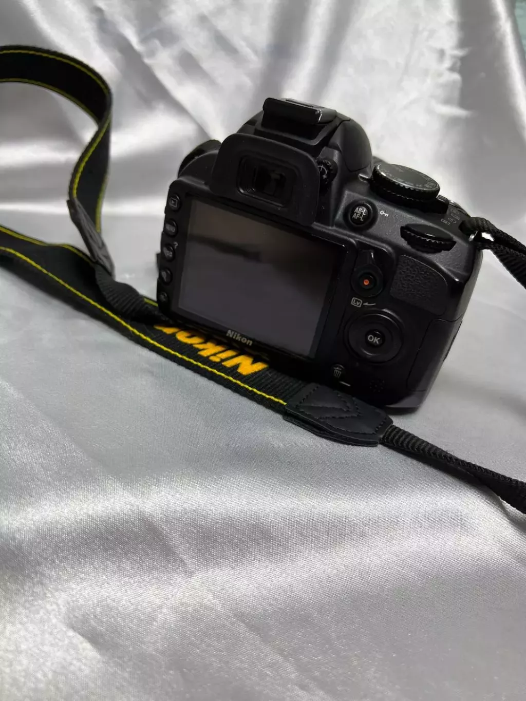 Купить б/у Nikon D3100-0