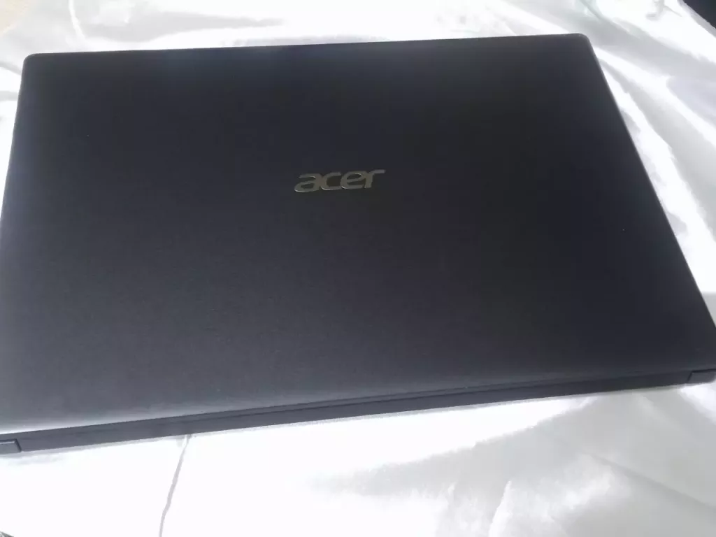 Купить б/у Ноутбук Acer-1