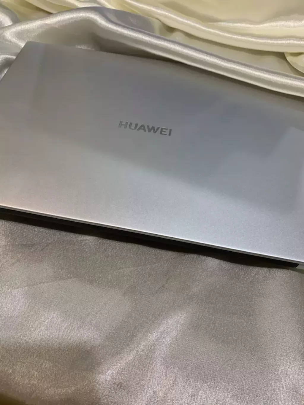 Купить б/у Ноутбук Huawei-0