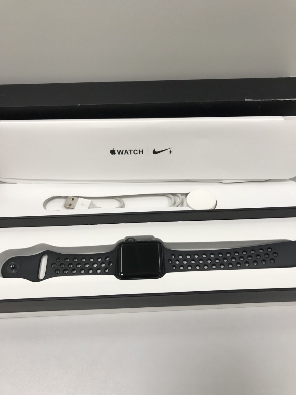 Купить б/у Apple Watch 3s 42mm Nike-0